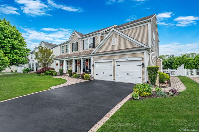 11 Woodstork Drive, Mount Sinai, NY 11766