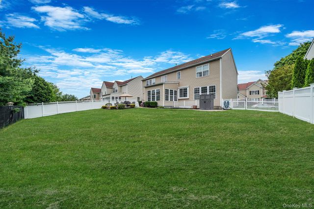 11 Woodstork Drive, Mount Sinai, NY 11766