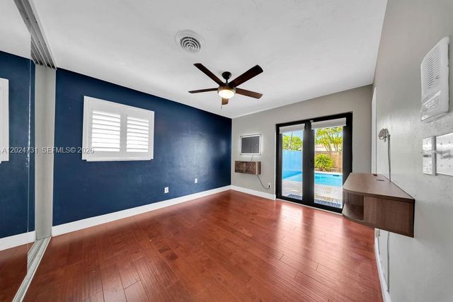 9800 SW 76th St, Miami, FL 33173