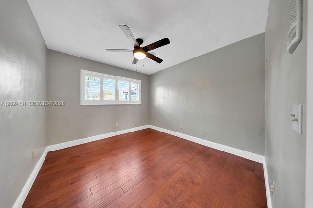 9800 SW 76th St, Miami, FL 33173