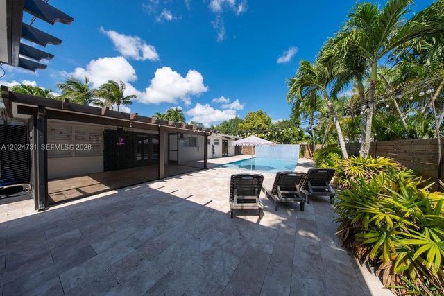 9800 SW 76th St, Miami, FL 33173