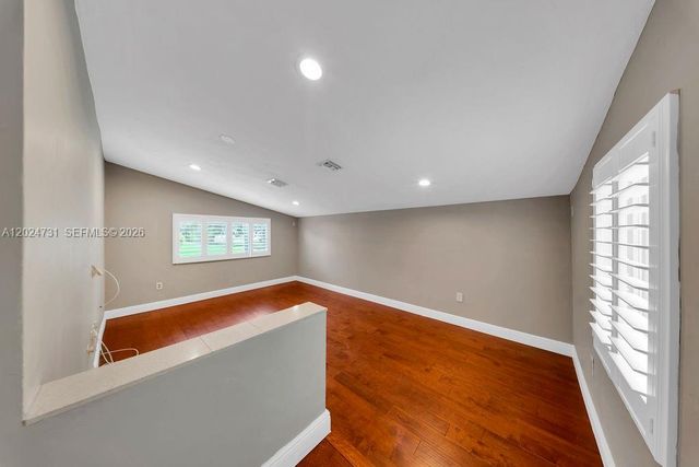 9800 SW 76th St, Miami, FL 33173