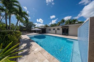 9800 SW 76th St, Miami, FL 33173