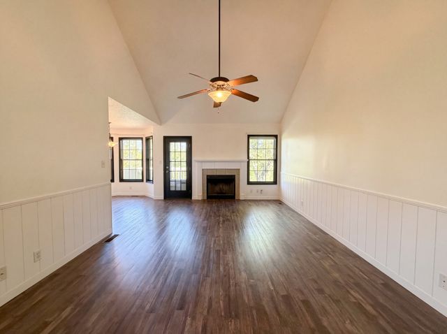 3394 Endsworth Dr, Clarksville, TN 37042