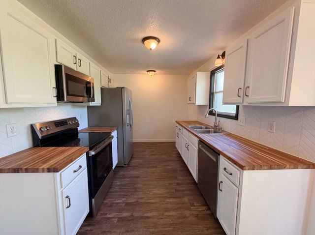 3394 Endsworth Dr, Clarksville, TN 37042