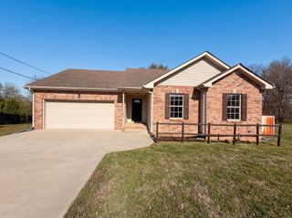 3394 Endsworth Dr, Clarksville, TN 37042