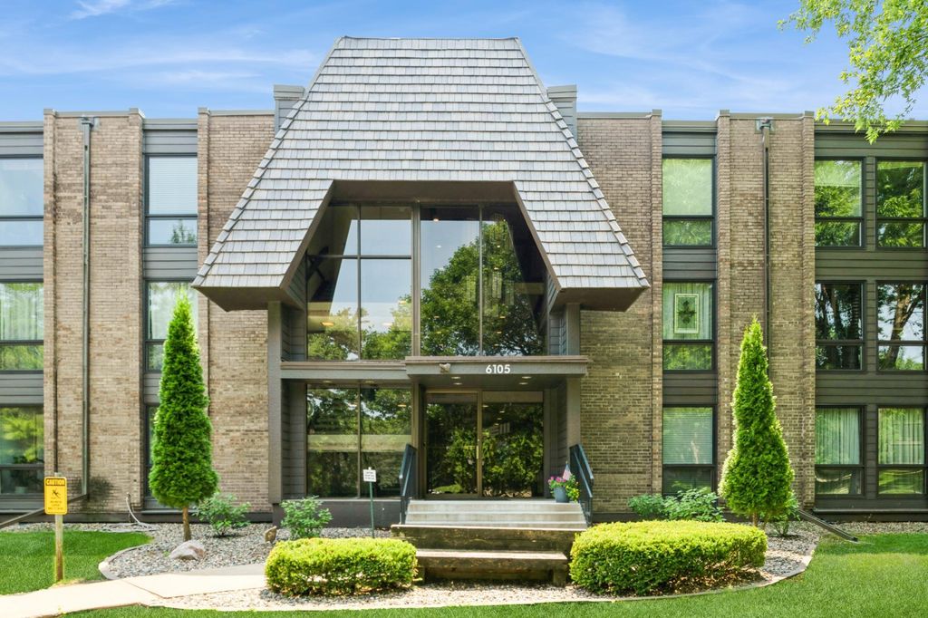 6105 Lincoln Drive 130, Edina, MN 55436 — photo 2