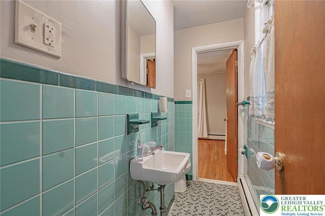 562 Fairview Street, Emmaus Boro, PA 18049