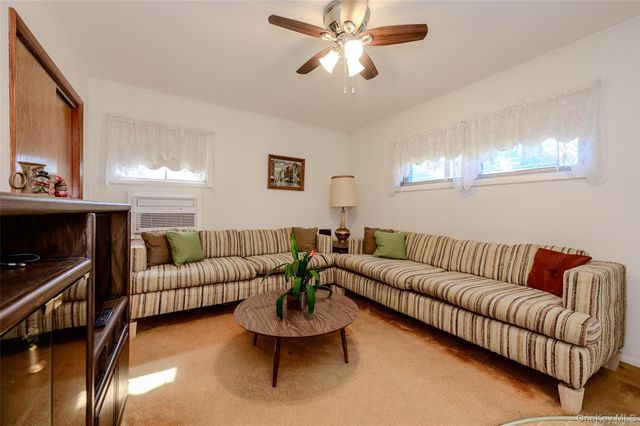 105 N Queens Avenue, Massapequa, NY 11758