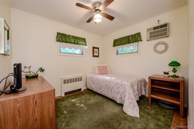 105 N Queens Avenue, Massapequa, NY 11758