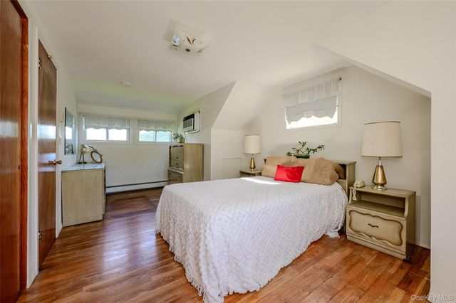 105 N Queens Avenue, Massapequa, NY 11758