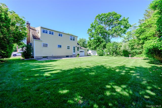 105 N Queens Avenue, Massapequa, NY 11758