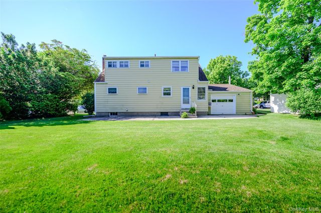 105 N Queens Avenue, Massapequa, NY 11758