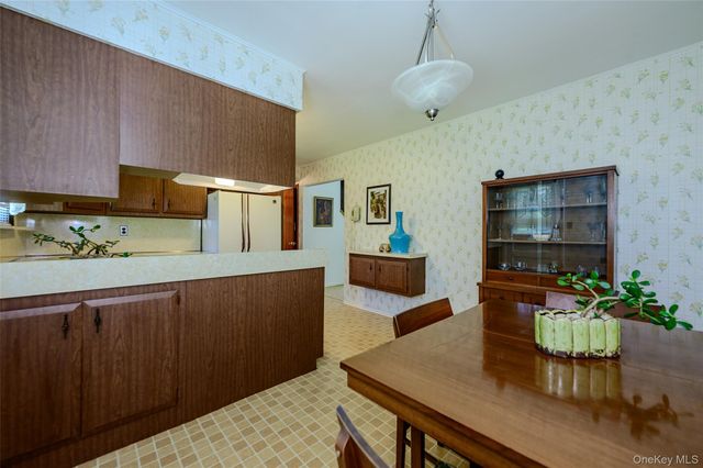105 N Queens Avenue, Massapequa, NY 11758