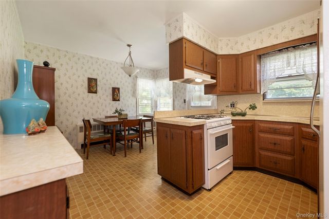 105 N Queens Avenue, Massapequa, NY 11758