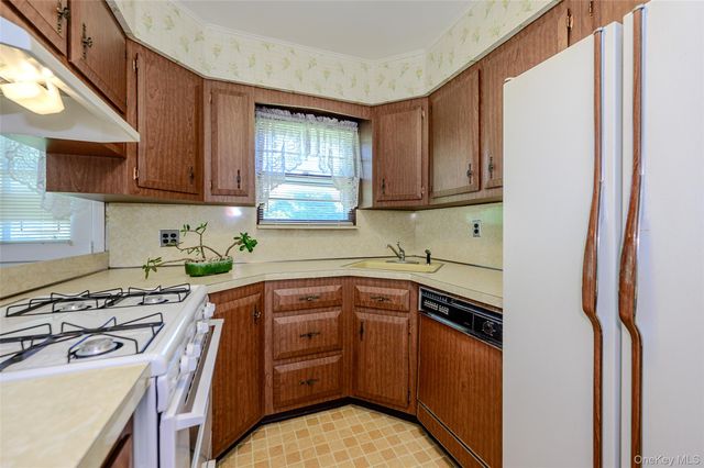 105 N Queens Avenue, Massapequa, NY 11758