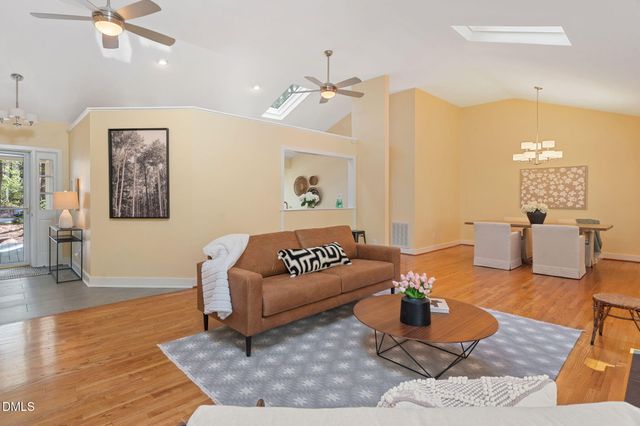 14 Timberlyne Road, Chapel Hill, NC 27514