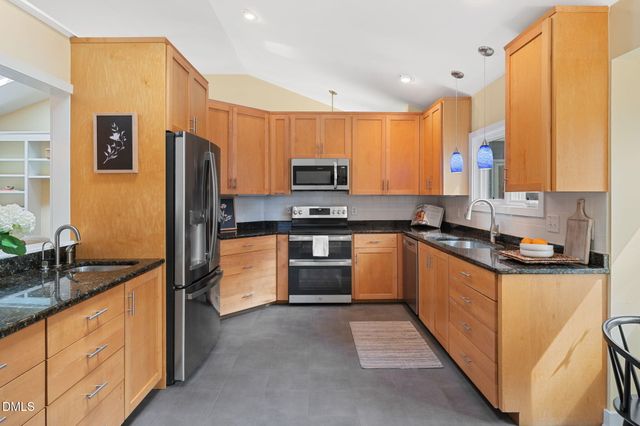 14 Timberlyne Road, Chapel Hill, NC 27514