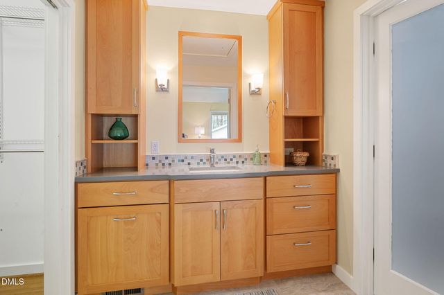 14 Timberlyne Road, Chapel Hill, NC 27514