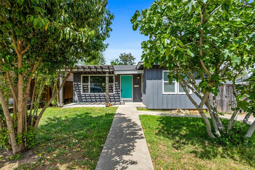 2108 Harrison Avenue, Fort Worth, TX 76110