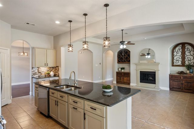 184 W Heritage Mill Circle, Tomball, TX 77375