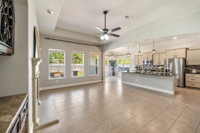 184 W Heritage Mill Circle, Tomball, TX 77375