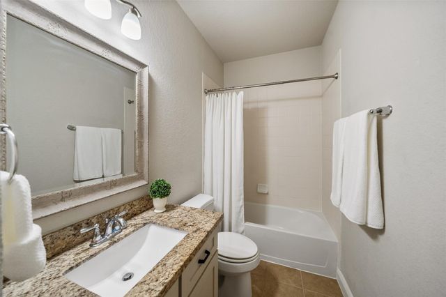 184 W Heritage Mill Circle, Tomball, TX 77375