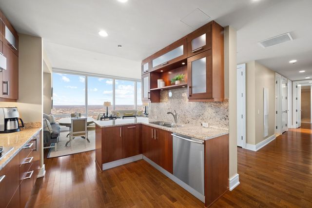 401 N Wabash Avenue 79B, Chicago, IL 60611