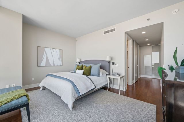401 N Wabash Avenue 79B, Chicago, IL 60611