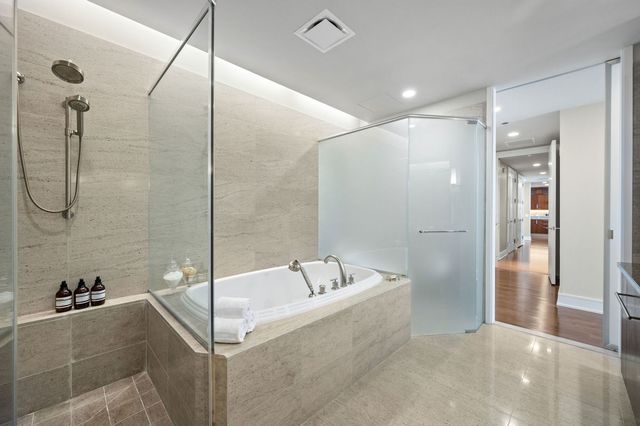 401 N Wabash Avenue 79B, Chicago, IL 60611