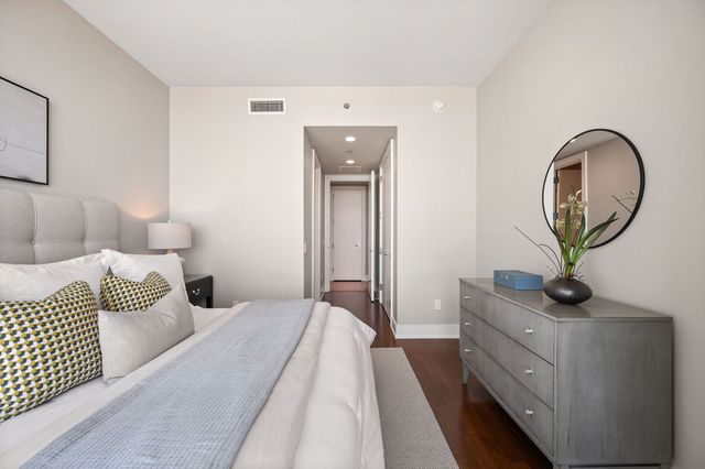 401 N Wabash Avenue 79B, Chicago, IL 60611