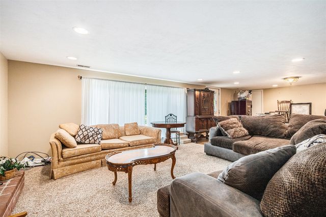 7349 E Main Street, Eau Claire, MI 49111