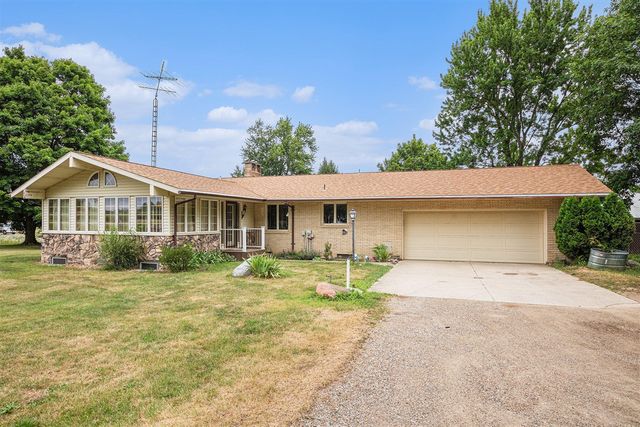 7349 E Main Street, Eau Claire, MI 49111