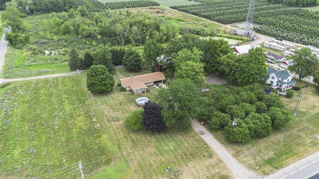 7349 E Main Street, Eau Claire, MI 49111