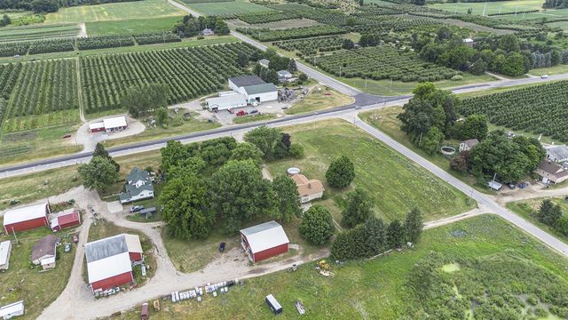 7349 E Main Street, Eau Claire, MI 49111