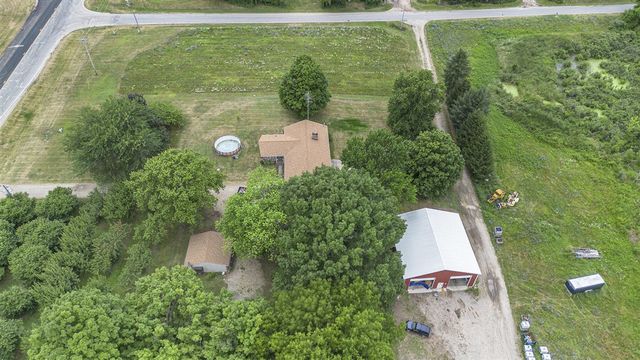 7349 E Main Street, Eau Claire, MI 49111