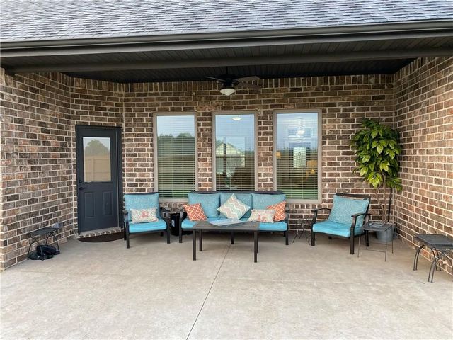 520 Chaparral Street, Centerton, AR 72719