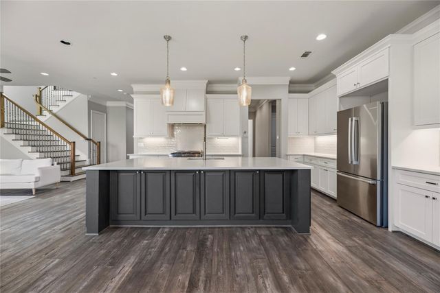 5006 Mayfair Street, Bellaire, TX 77401