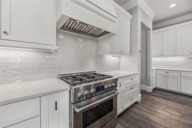 5006 Mayfair Street, Bellaire, TX 77401