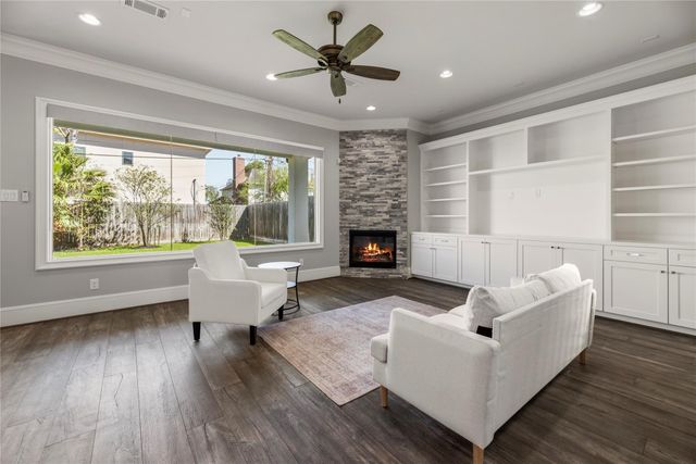 5006 Mayfair Street, Bellaire, TX 77401