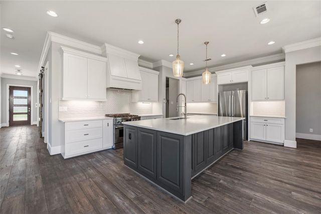 5006 Mayfair Street, Bellaire, TX 77401