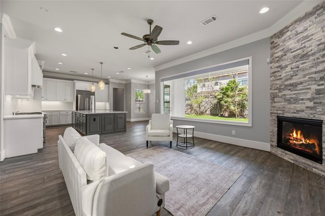 5006 Mayfair Street, Bellaire, TX 77401