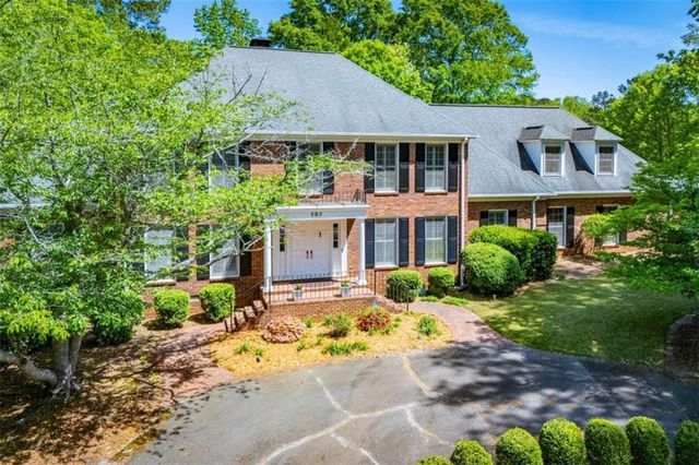 203 S Ole Hickory Trail S, Carrollton, GA 30117