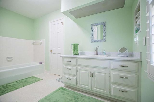 203 S Ole Hickory Trail S, Carrollton, GA 30117