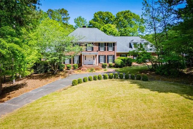 203 S Ole Hickory Trail S, Carrollton, GA 30117
