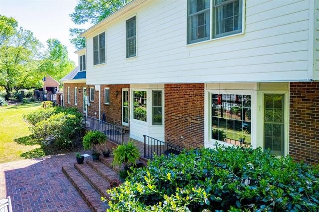 203 S Ole Hickory Trail S, Carrollton, GA 30117