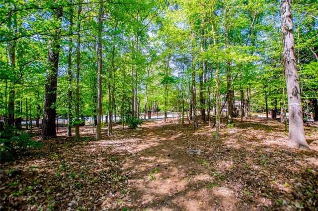 203 S Ole Hickory Trail S, Carrollton, GA 30117