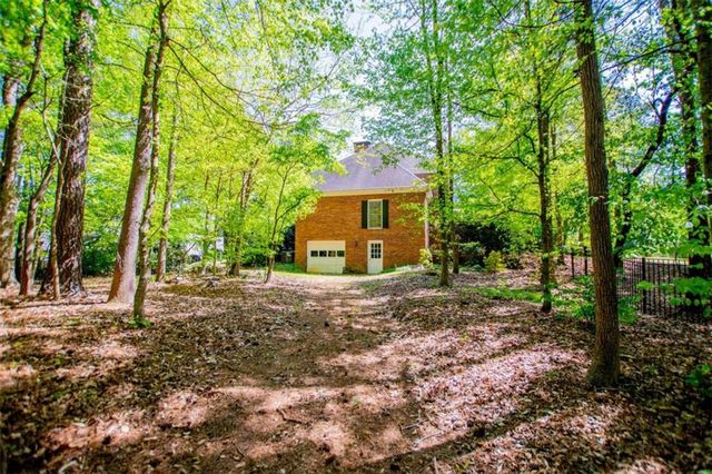 203 S Ole Hickory Trail S, Carrollton, GA 30117