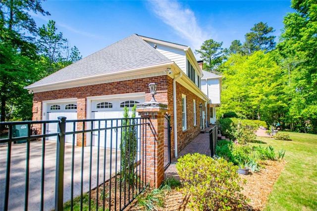 203 S Ole Hickory Trail S, Carrollton, GA 30117