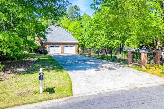 203 S Ole Hickory Trail S, Carrollton, GA 30117